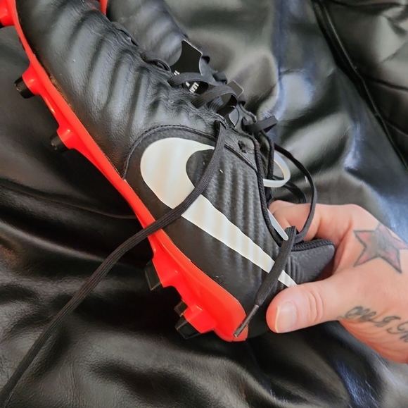 Nike cleats - Picture 2 of 4